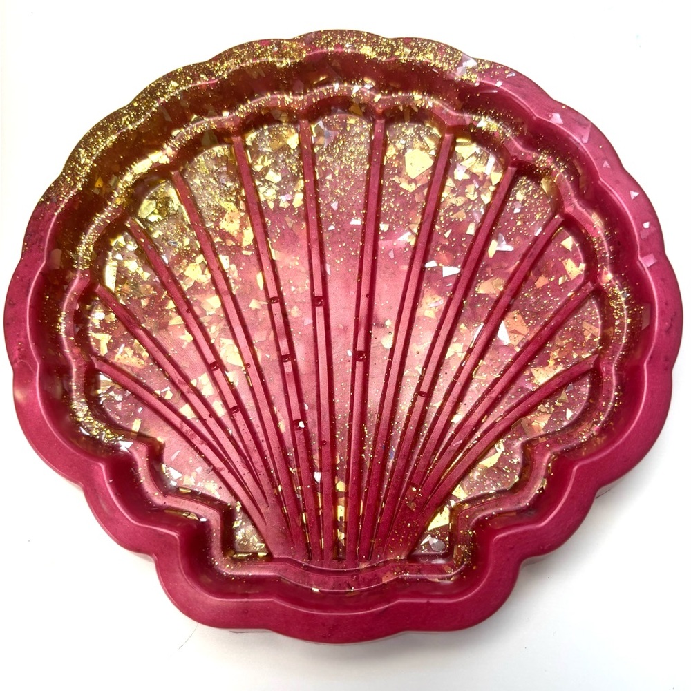 Handcrafted Resin Shell Soap/Trinket Tray.